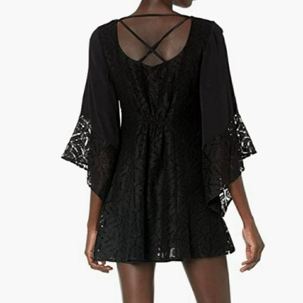 MinkPink Drive Me Crazy Flair Sleeve Lace Mini Fit & flare Black Dress NWT Size - Picture 3 of 15